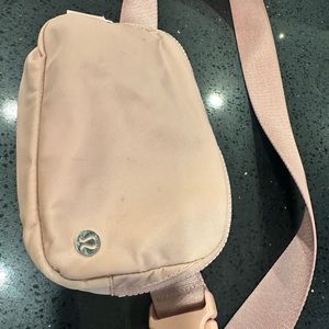 Lululemon Everywhere Belt Bag 1L